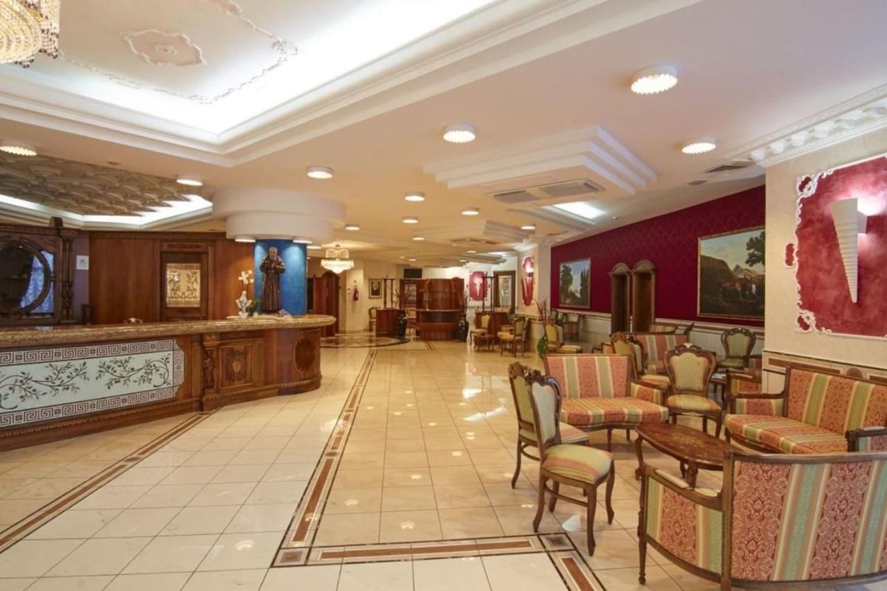 San Giovanni Rotondo Palace - Alihotels エクステリア 写真