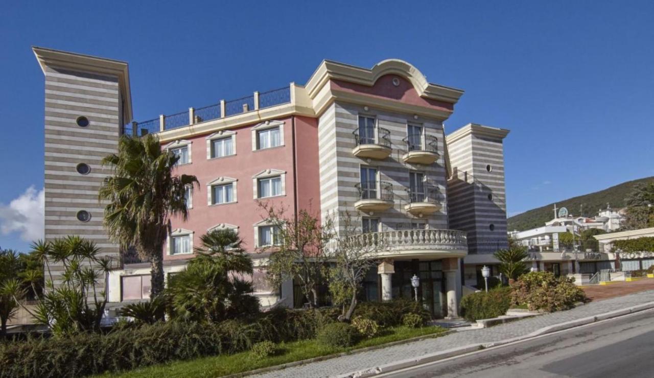 San Giovanni Rotondo Palace - Alihotels エクステリア 写真