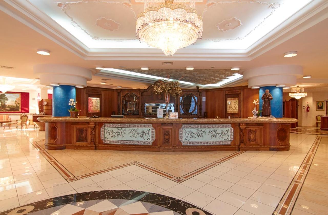 San Giovanni Rotondo Palace - Alihotels エクステリア 写真