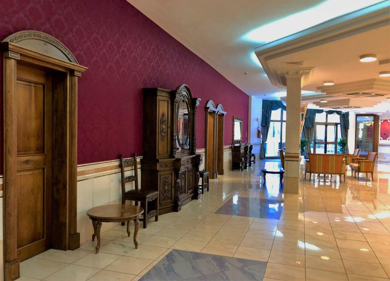 San Giovanni Rotondo Palace - Alihotels エクステリア 写真