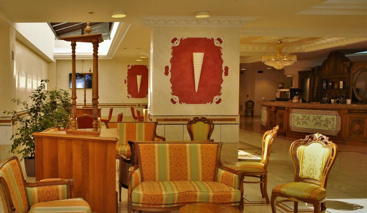 San Giovanni Rotondo Palace - Alihotels エクステリア 写真